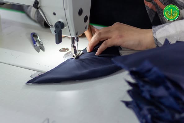 تقديم الدورات المهنية باحترافية وجودة عالية، بأسعار رمزية تناسب الجميع. 💚